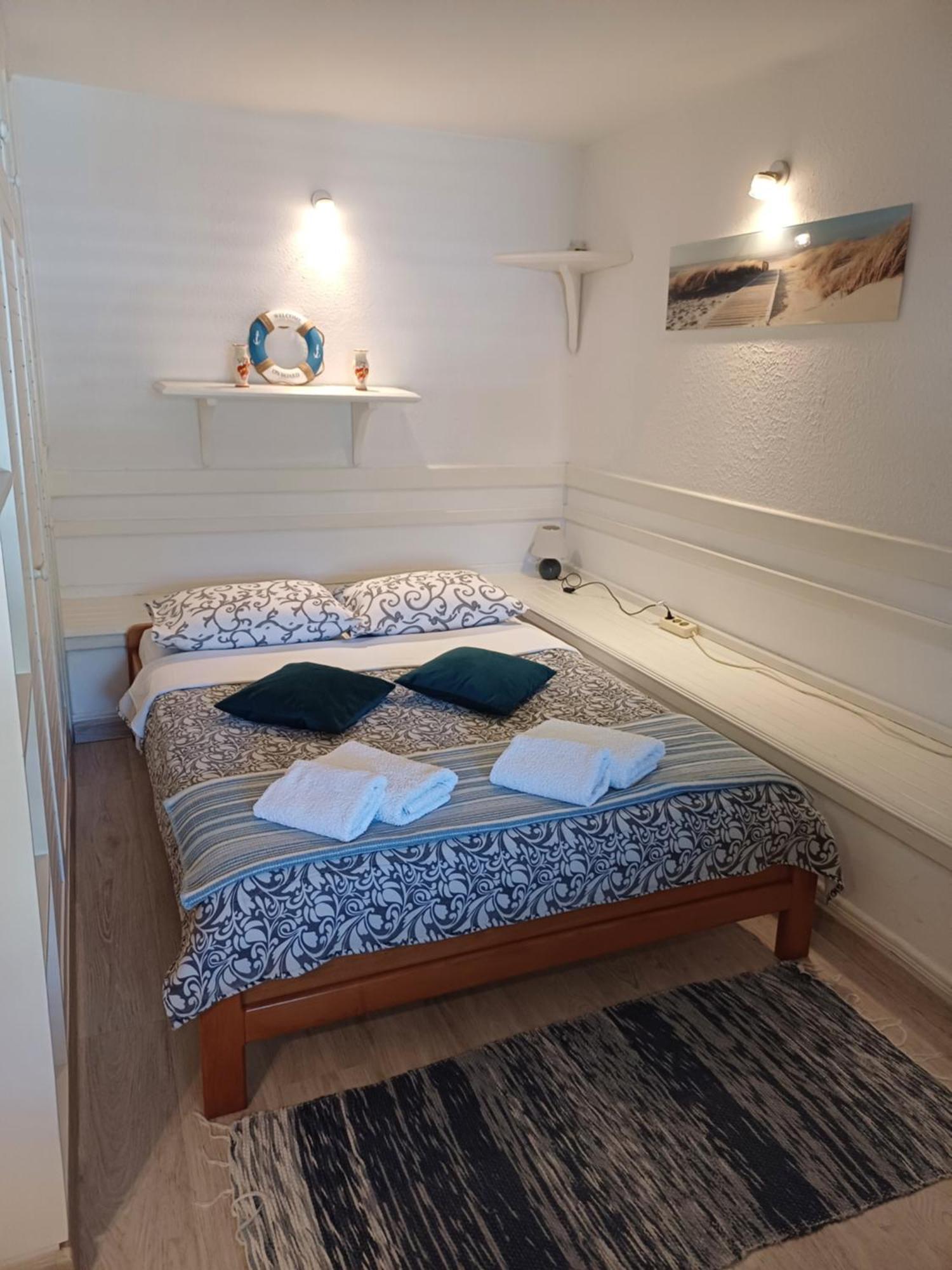 Accommodation Tomcuk Kotor Bagian luar foto